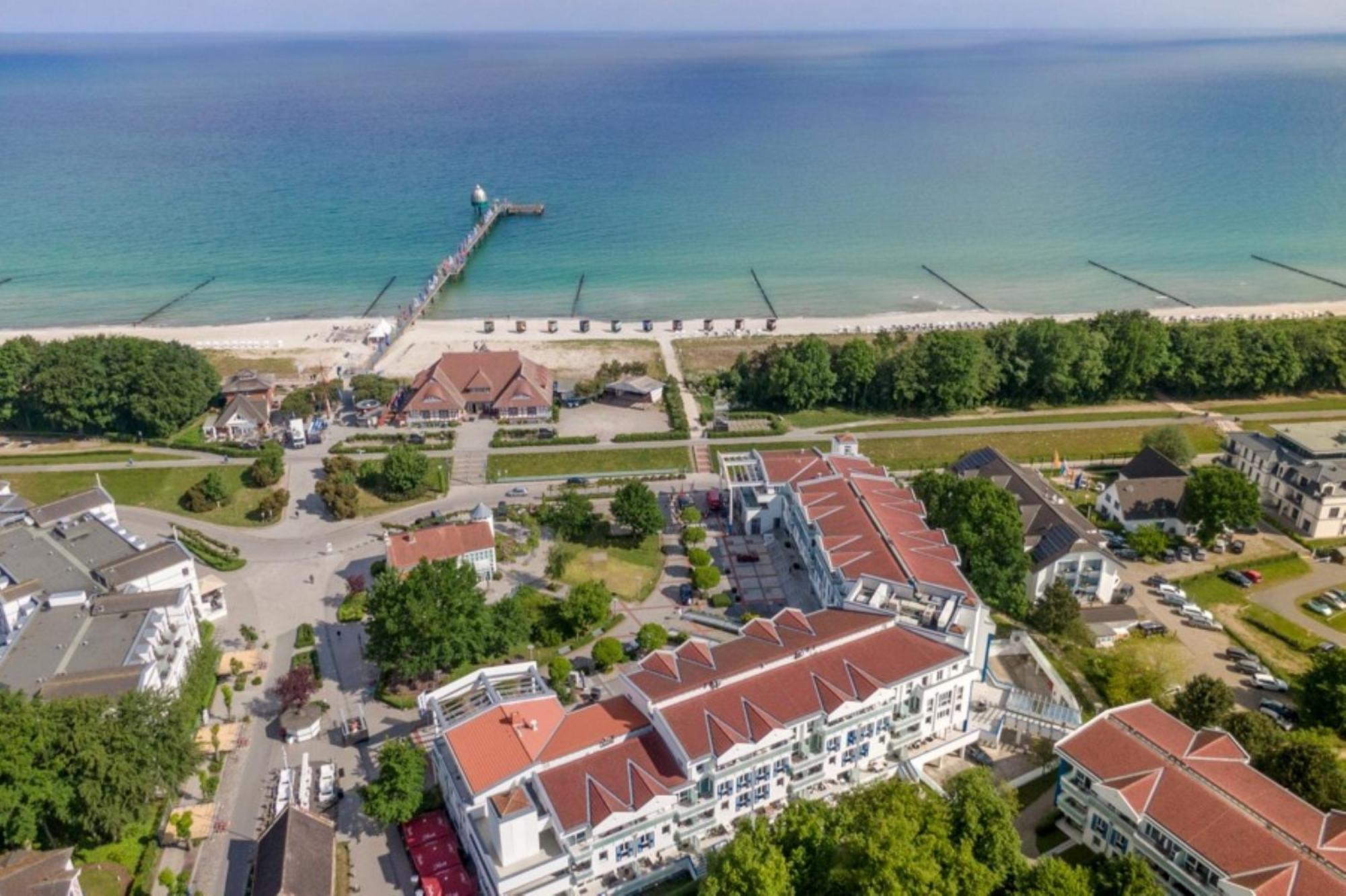 Leuchtturm An Der Seebruecke Zingst Exterior foto